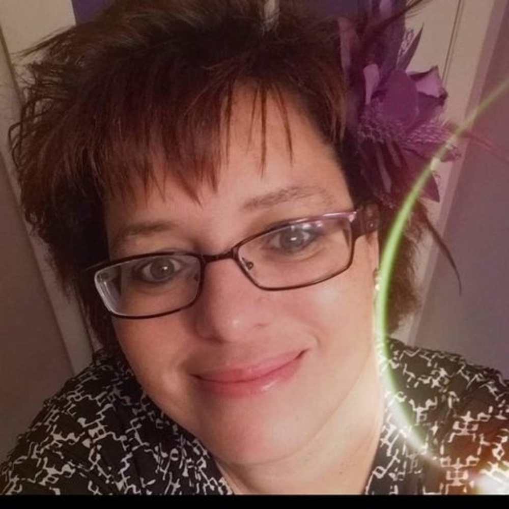 Meet your Posher, Elaine